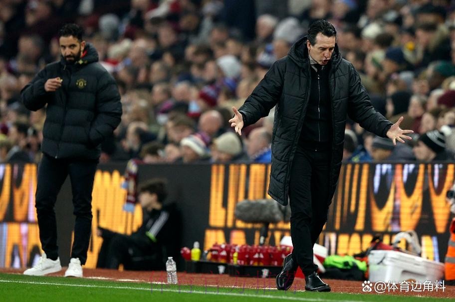 54岁埃梅里激动脱衣怒吼！率队10连胜震撼英超 终结对曼联6场不胜
